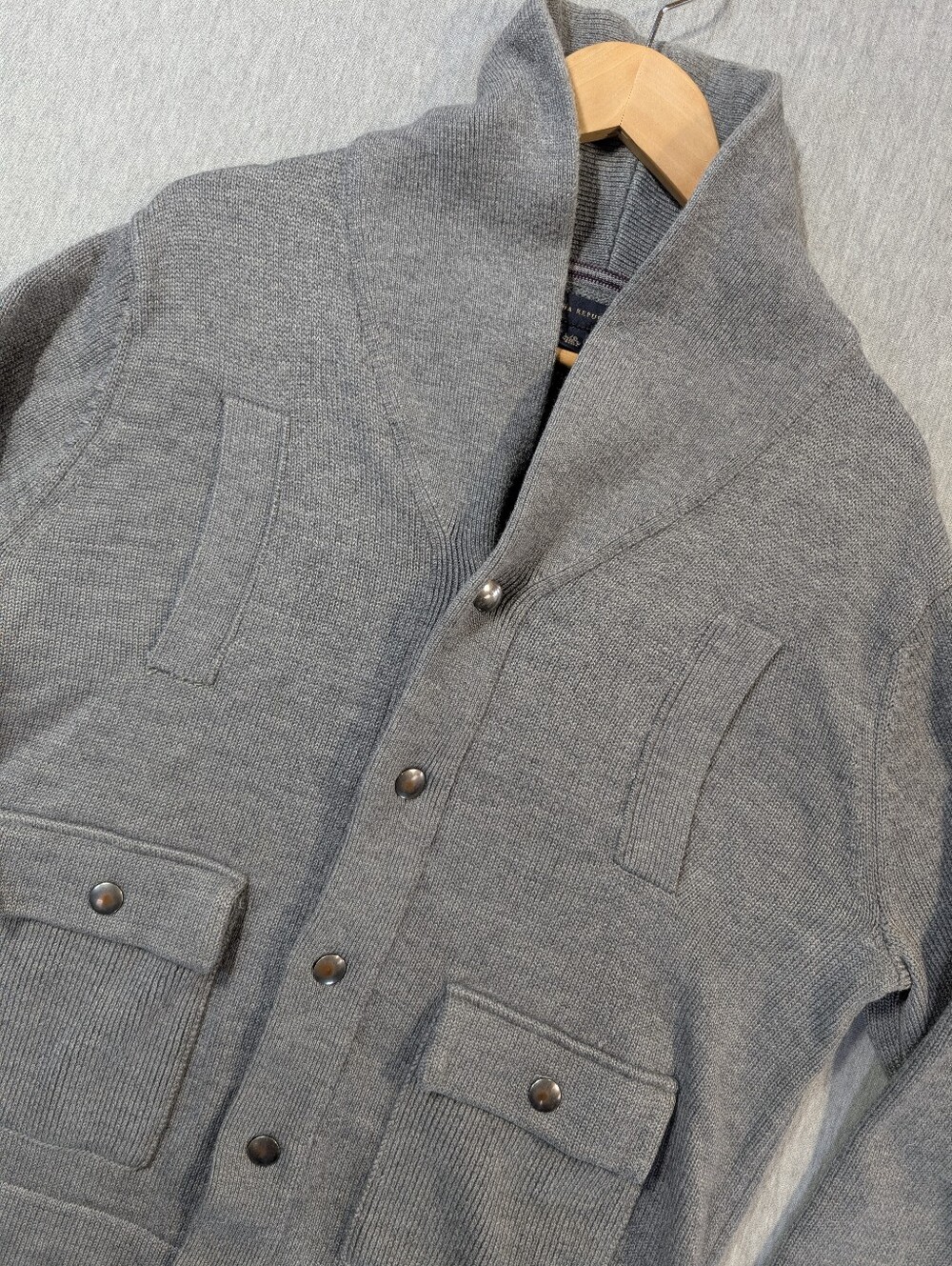 Banana Republic Fine Merino Wool Cardigan Sweater Men's Large Grey Shawl Collar